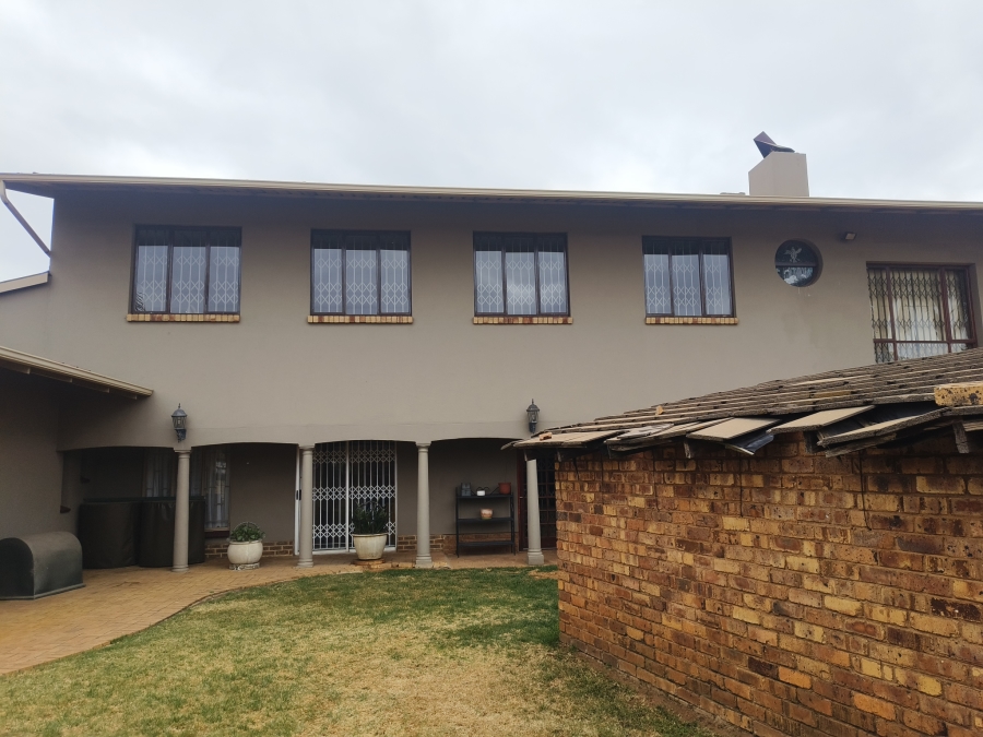 5 Bedroom Property for Sale in Onspoed AH Gauteng