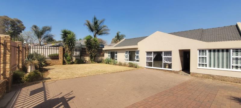 3 Bedroom Property for Sale in Verwoerdpark Gauteng