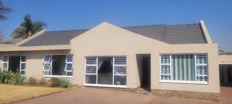 3 Bedroom Property for Sale in Verwoerdpark Gauteng