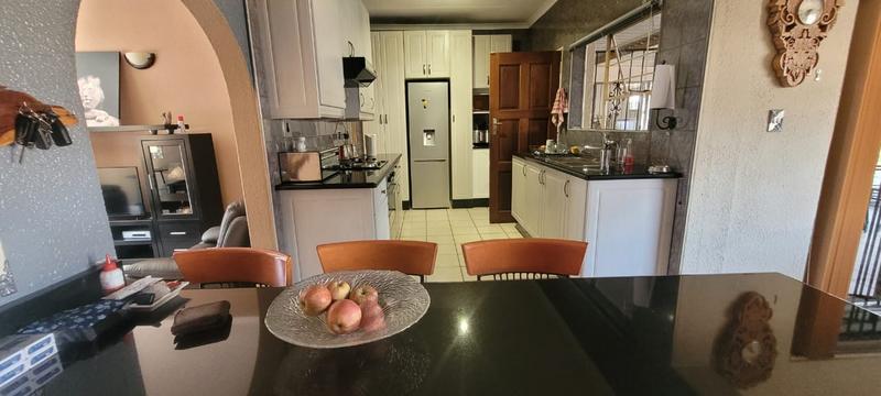 3 Bedroom Property for Sale in Verwoerdpark Gauteng