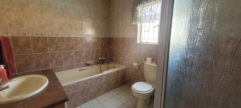 3 Bedroom Property for Sale in Verwoerdpark Gauteng