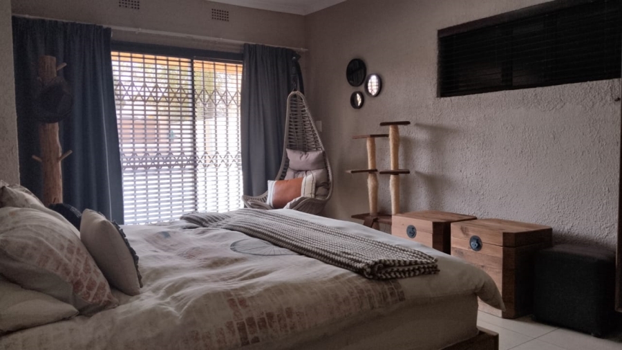 4 Bedroom Property for Sale in Verwoerdpark Gauteng