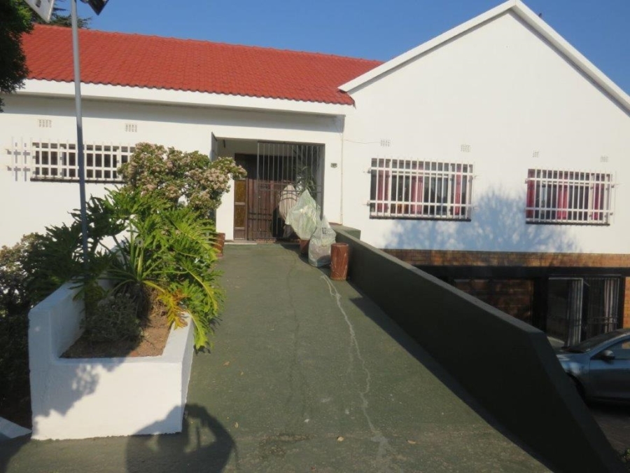 6 Bedroom Property for Sale in Oakdene Gauteng