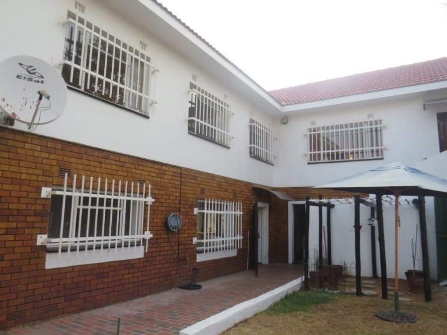 6 Bedroom Property for Sale in Oakdene Gauteng