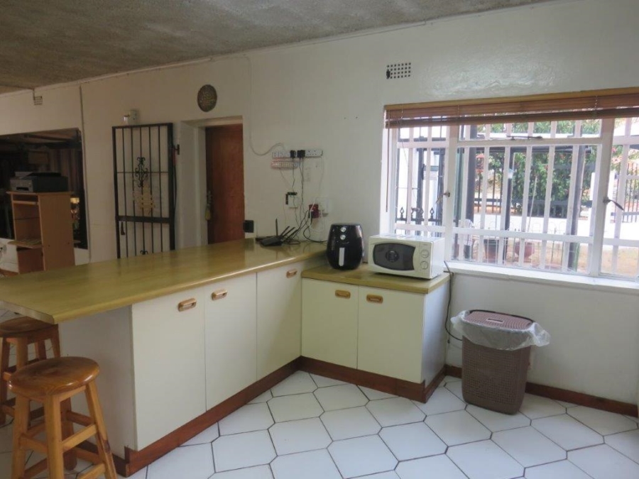 6 Bedroom Property for Sale in Oakdene Gauteng