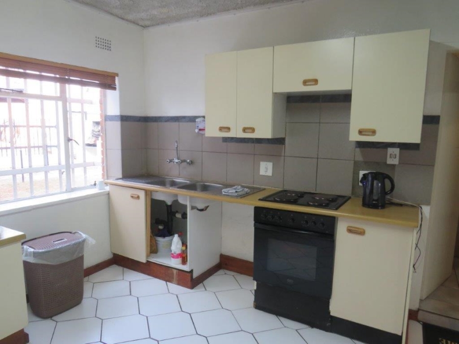 6 Bedroom Property for Sale in Oakdene Gauteng