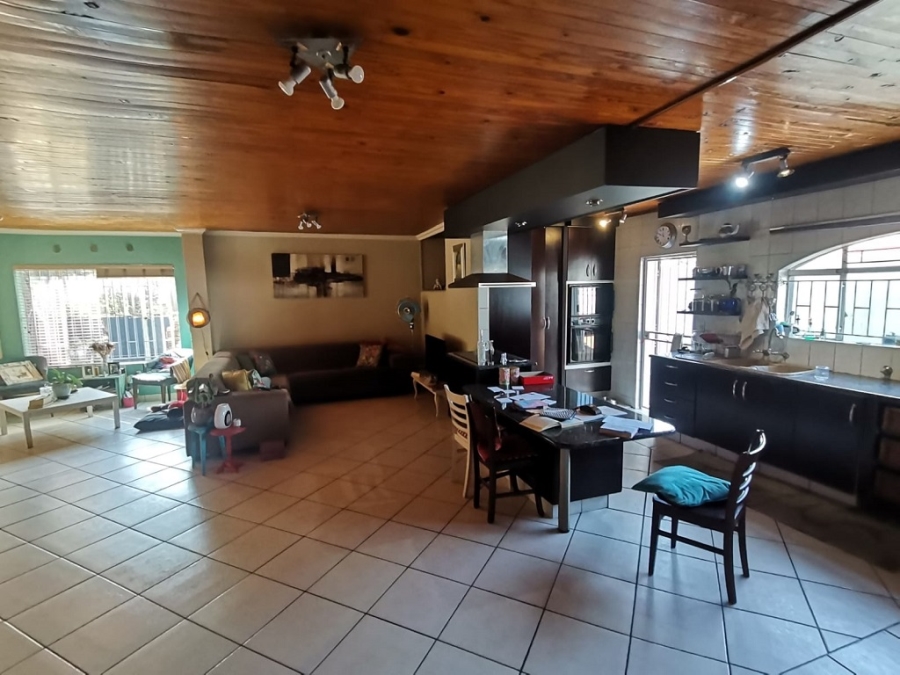 4 Bedroom Property for Sale in Oakdene Gauteng