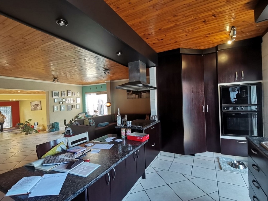 4 Bedroom Property for Sale in Oakdene Gauteng