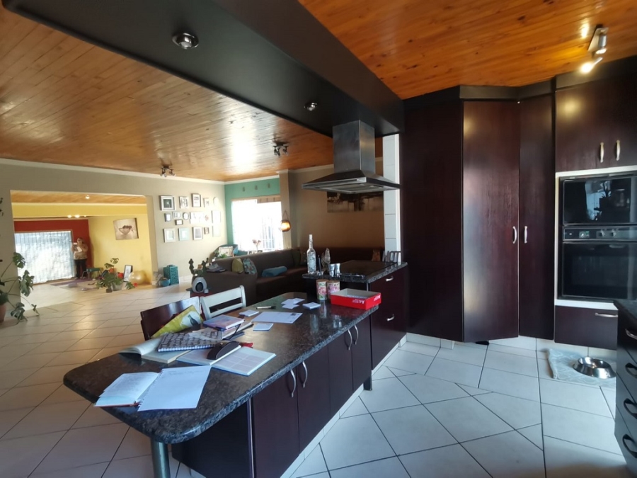 4 Bedroom Property for Sale in Oakdene Gauteng