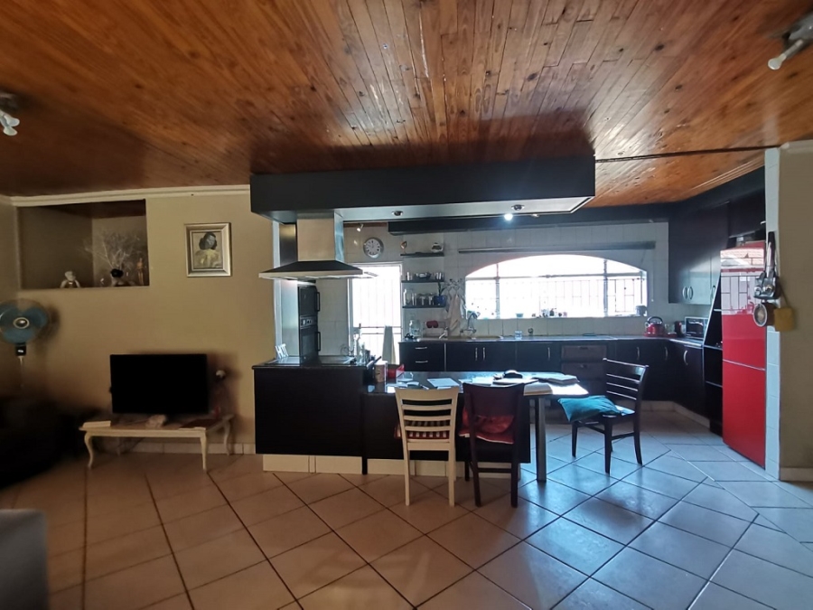 4 Bedroom Property for Sale in Oakdene Gauteng