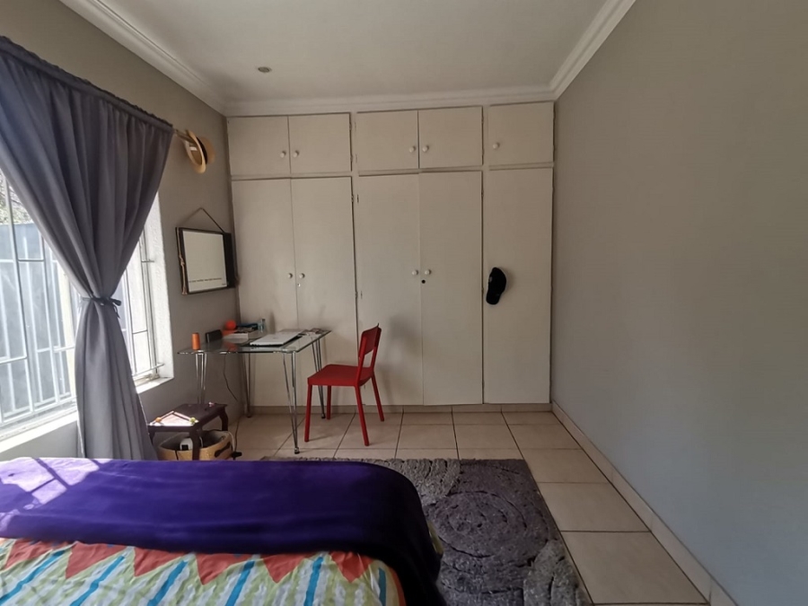 4 Bedroom Property for Sale in Oakdene Gauteng