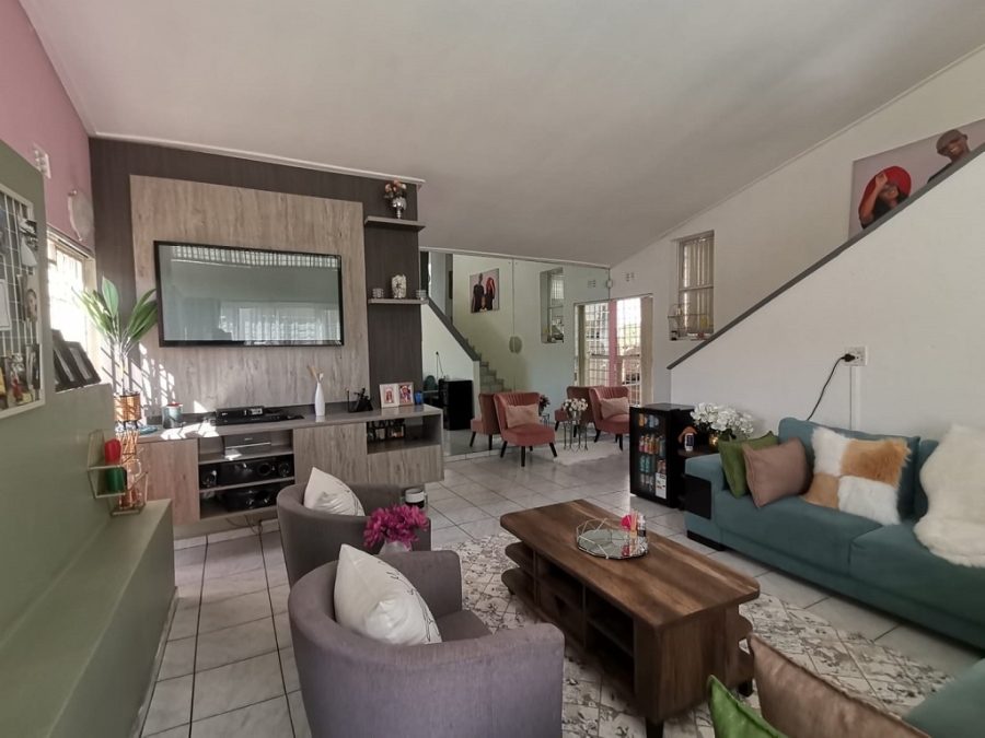 3 Bedroom Property for Sale in Oakdene Gauteng