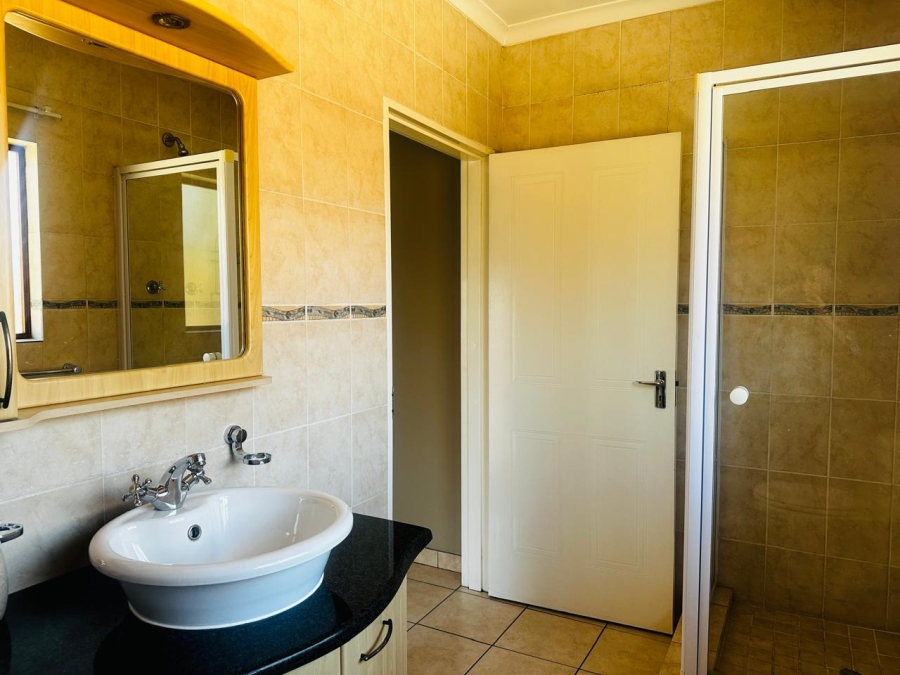 3 Bedroom Property for Sale in Sonneveld Gauteng