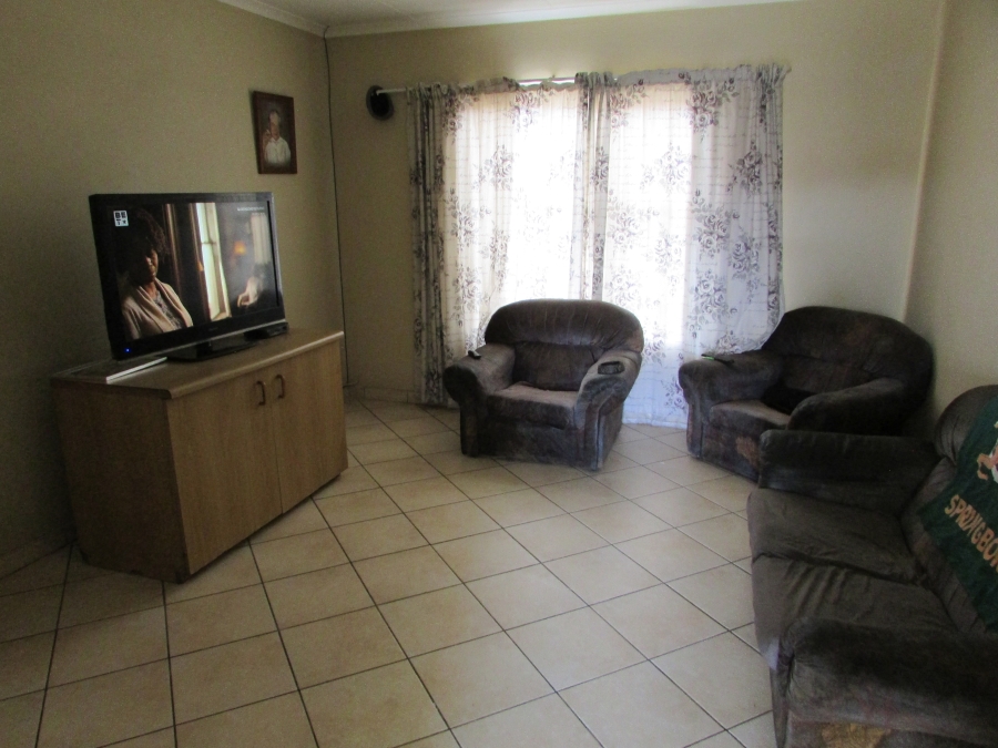 2 Bedroom Property for Sale in Greenhills Gauteng