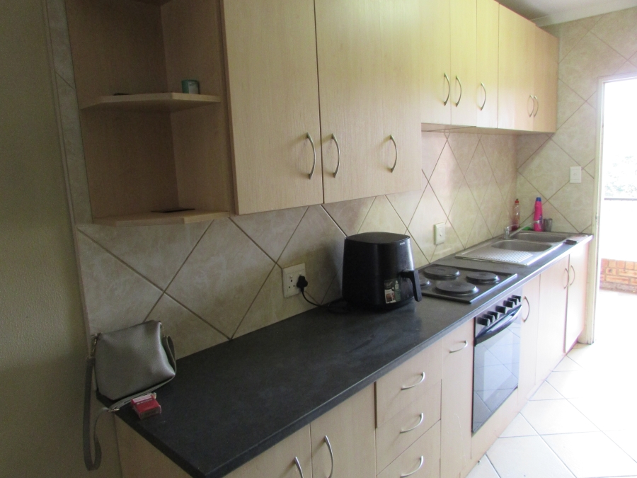 2 Bedroom Property for Sale in Greenhills Gauteng