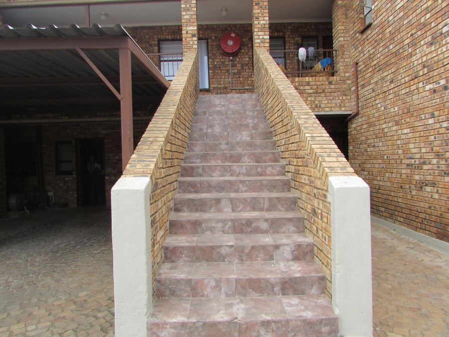 2 Bedroom Property for Sale in Greenhills Gauteng