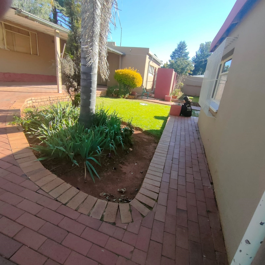 To Let 3 Bedroom Property for Rent in Emmarentia Gauteng