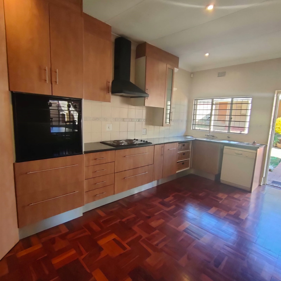 To Let 3 Bedroom Property for Rent in Emmarentia Gauteng