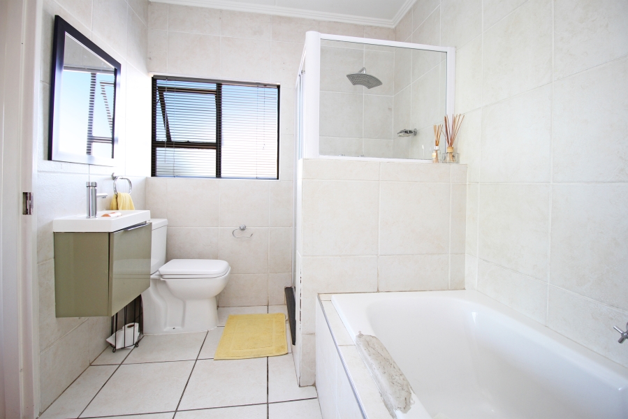 3 Bedroom Property for Sale in Sunninghill Gauteng