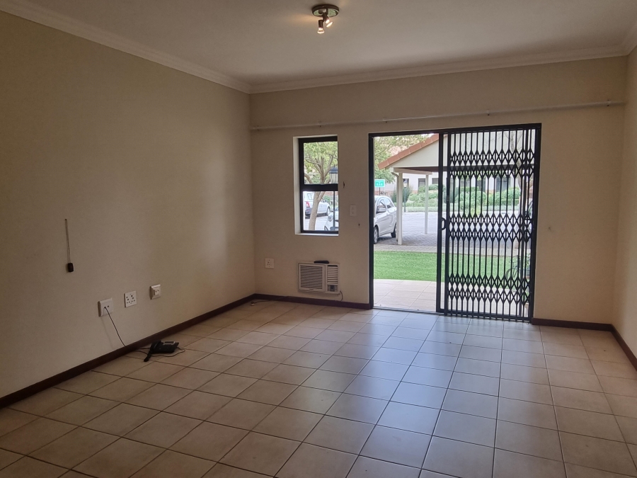 1 Bedroom Property for Sale in The Retreat Gauteng