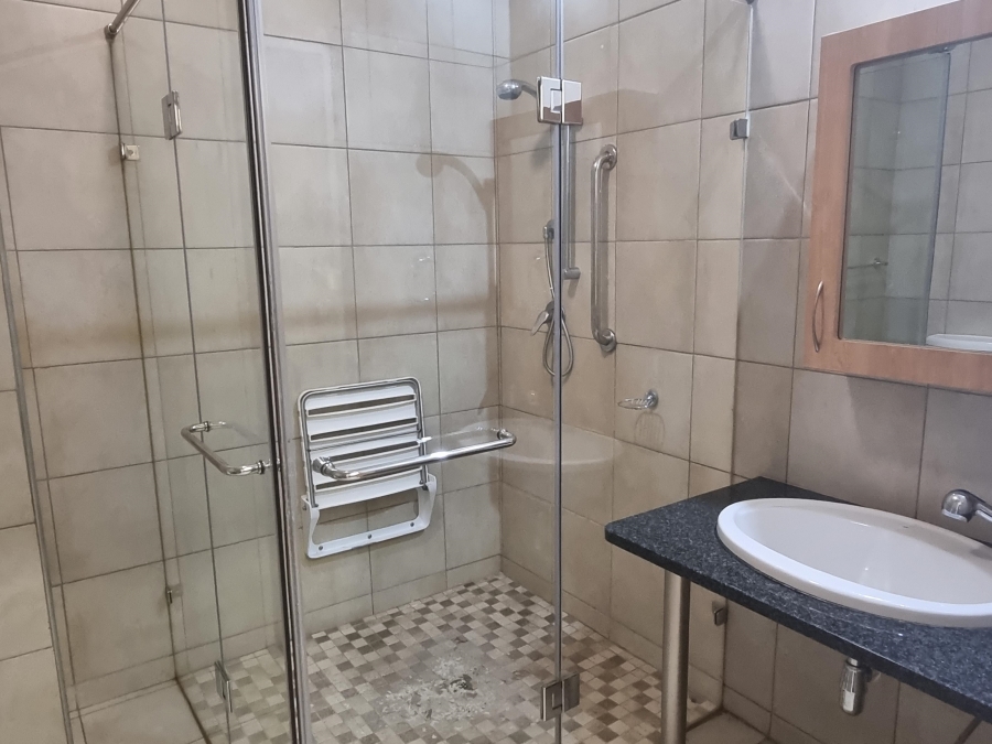 1 Bedroom Property for Sale in The Retreat Gauteng