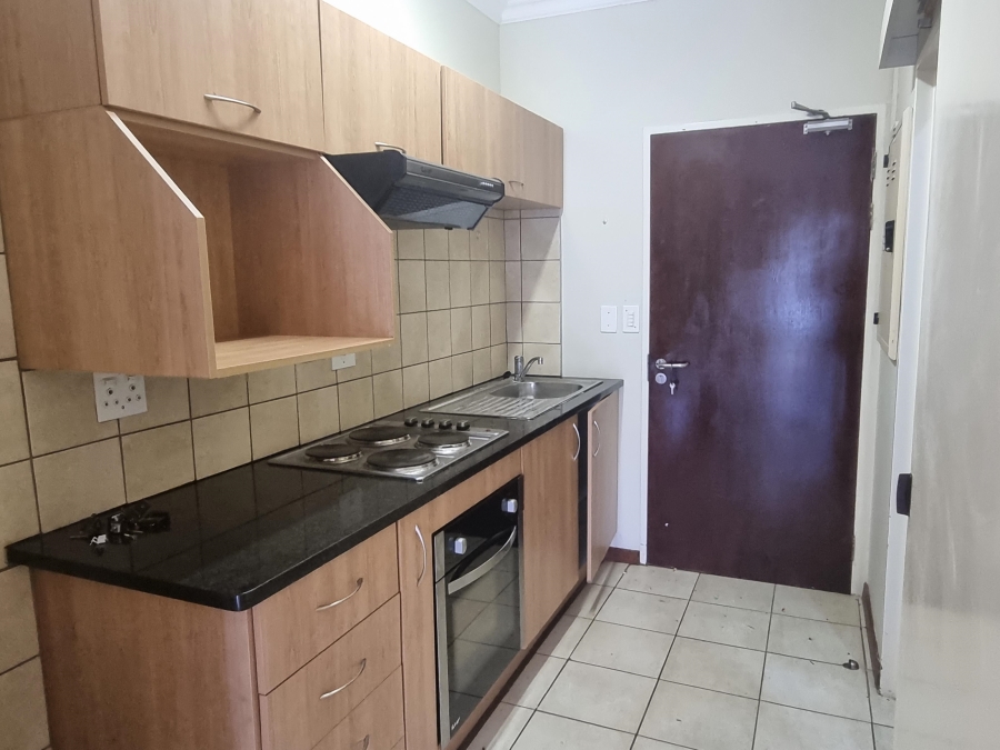 1 Bedroom Property for Sale in The Retreat Gauteng