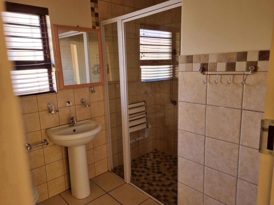 2 Bedroom Property for Sale in The Retreat Gauteng