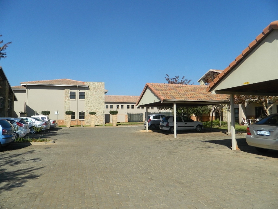 2 Bedroom Property for Sale in The Retreat Gauteng