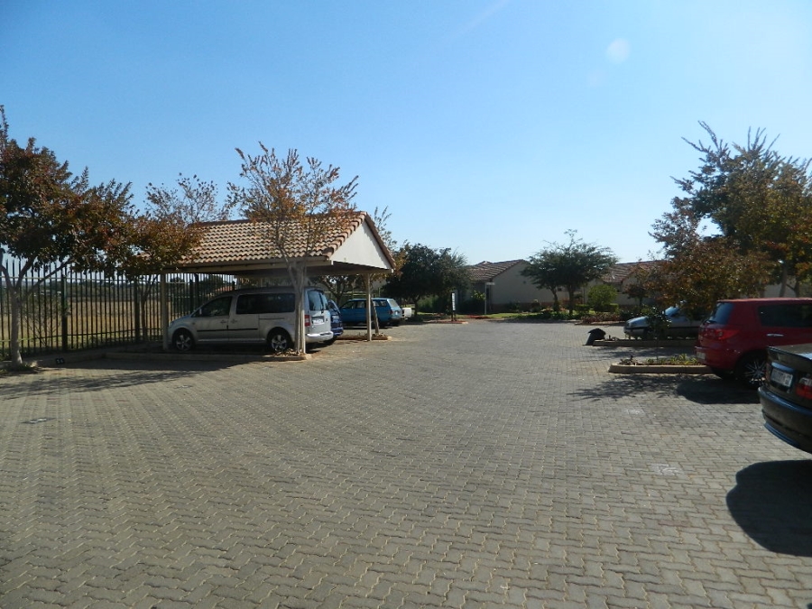 2 Bedroom Property for Sale in The Retreat Gauteng