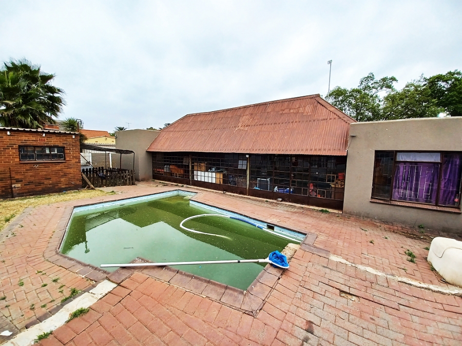 4 Bedroom Property for Sale in Vanderbijlpark CE 2 Gauteng