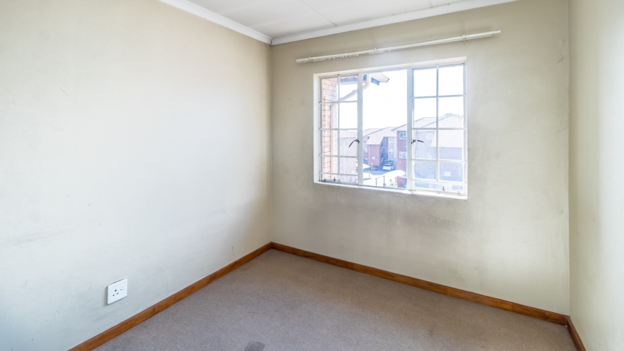 To Let 2 Bedroom Property for Rent in Noordwyk Gauteng