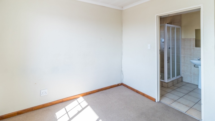 To Let 2 Bedroom Property for Rent in Noordwyk Gauteng