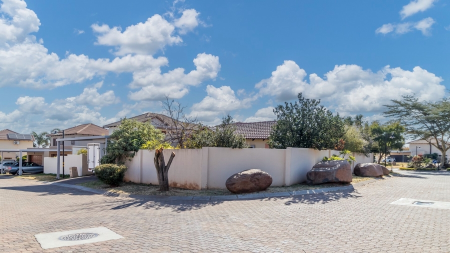 To Let 3 Bedroom Property for Rent in Kyalami Hills Gauteng