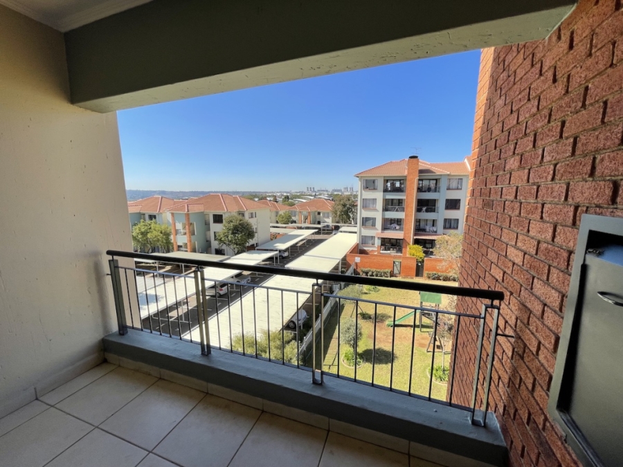 2 Bedroom Property for Sale in Greenstone Hill Gauteng