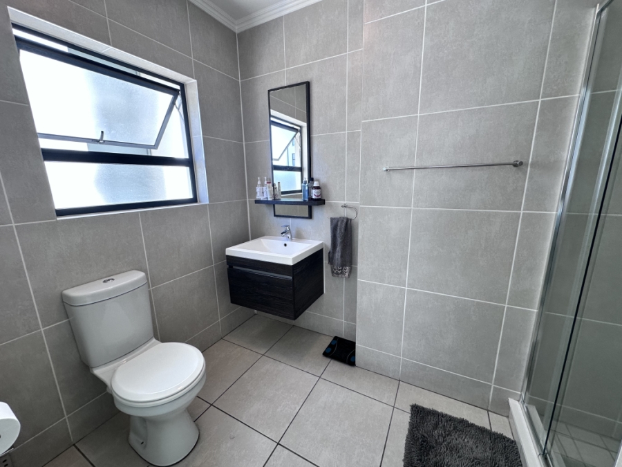 3 Bedroom Property for Sale in Greenstone Hill Gauteng