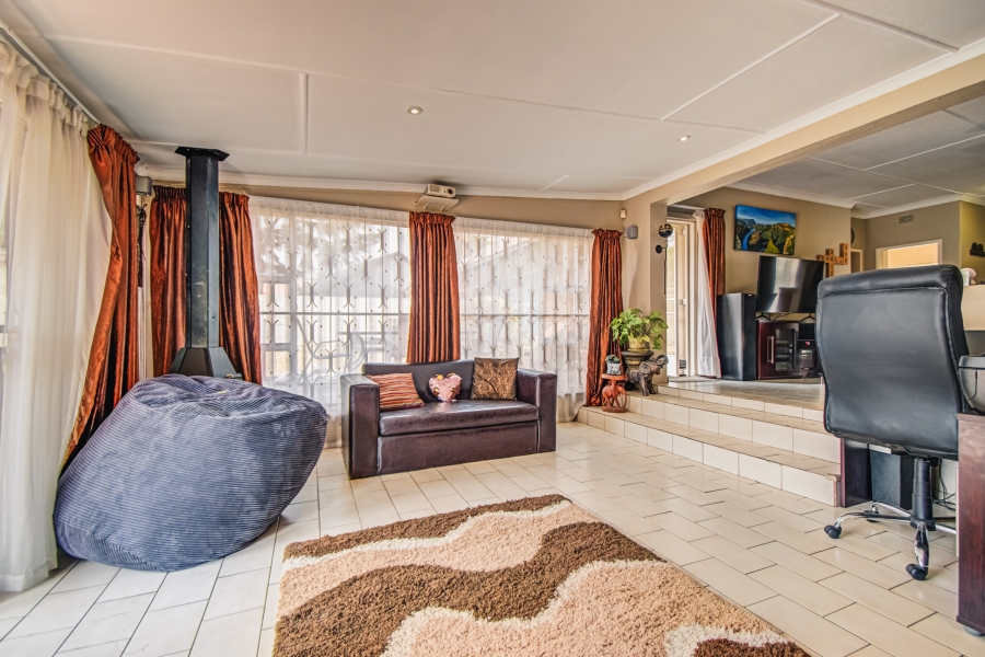 4 Bedroom Property for Sale in Croydon Gauteng