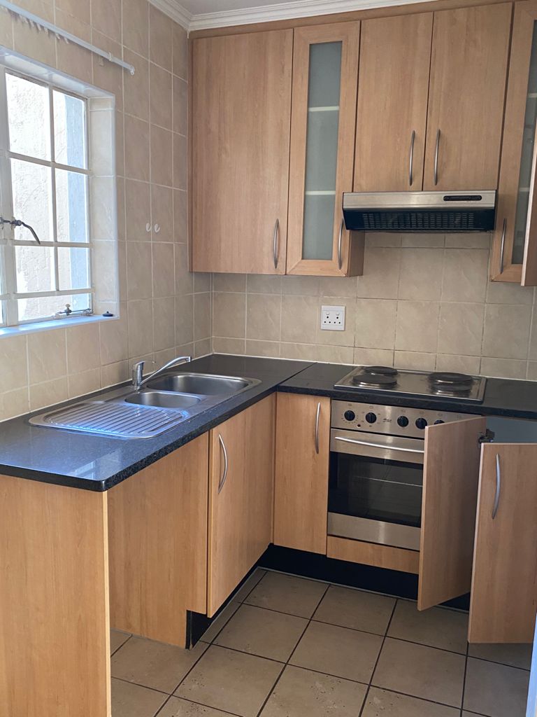 To Let 2 Bedroom Property for Rent in Noordwyk Gauteng