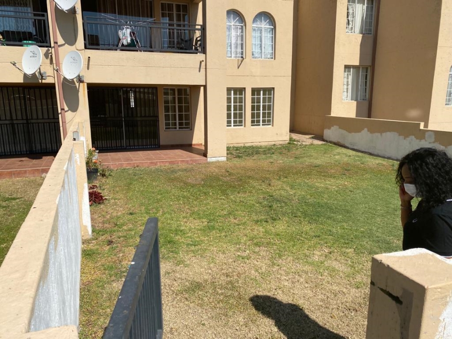 To Let 2 Bedroom Property for Rent in Noordwyk Gauteng