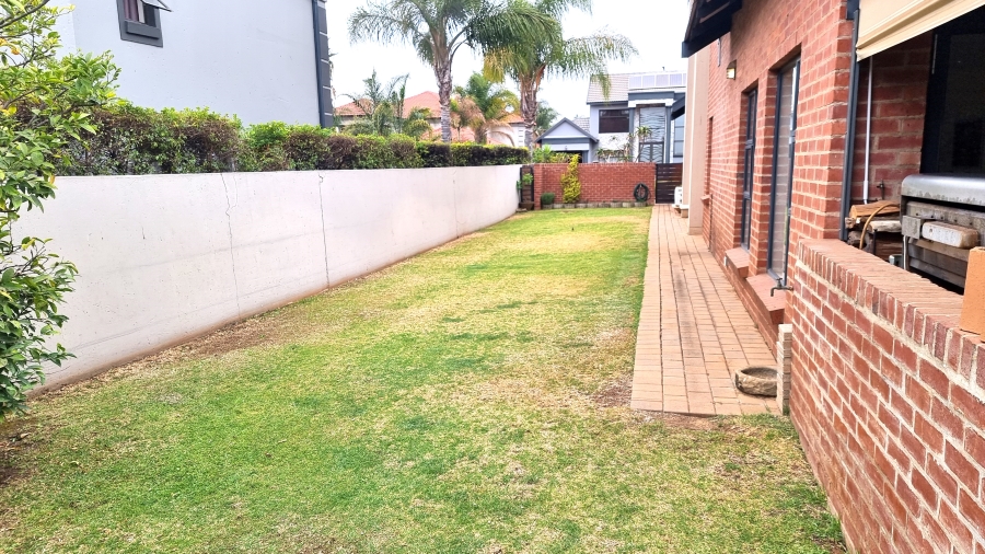 5 Bedroom Property for Sale in Willow Acres Gauteng