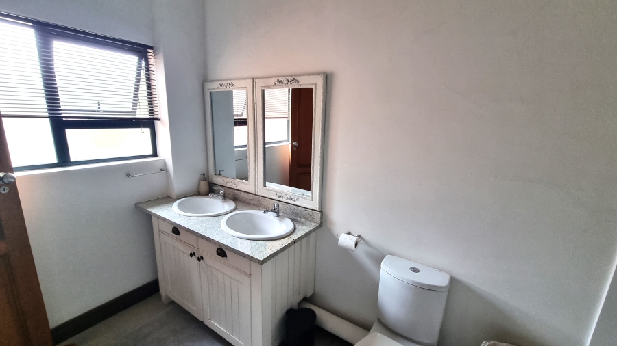 5 Bedroom Property for Sale in Willow Acres Gauteng