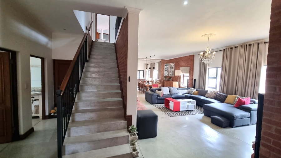 5 Bedroom Property for Sale in Willow Acres Gauteng