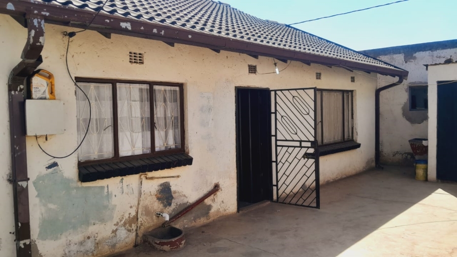 2 Bedroom Property for Sale in Chris Hani Gauteng