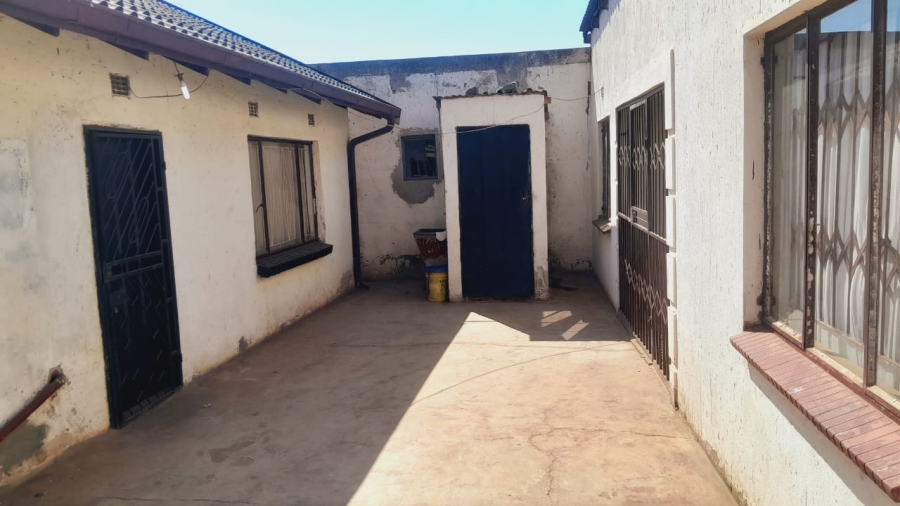 2 Bedroom Property for Sale in Chris Hani Gauteng