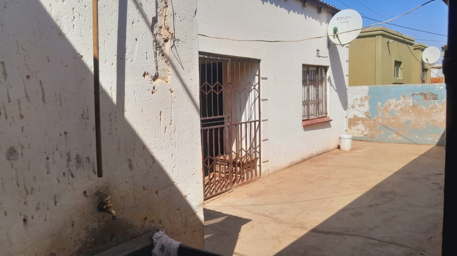 2 Bedroom Property for Sale in Chris Hani Gauteng