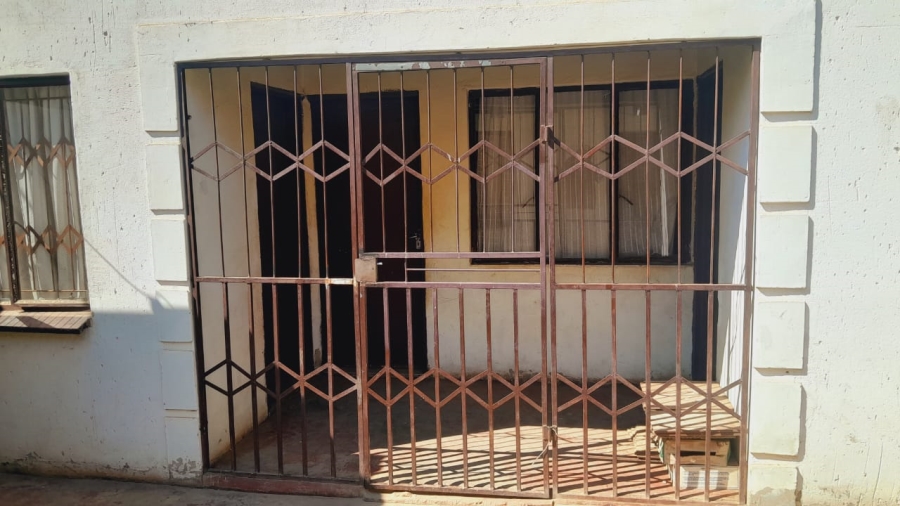 2 Bedroom Property for Sale in Chris Hani Gauteng