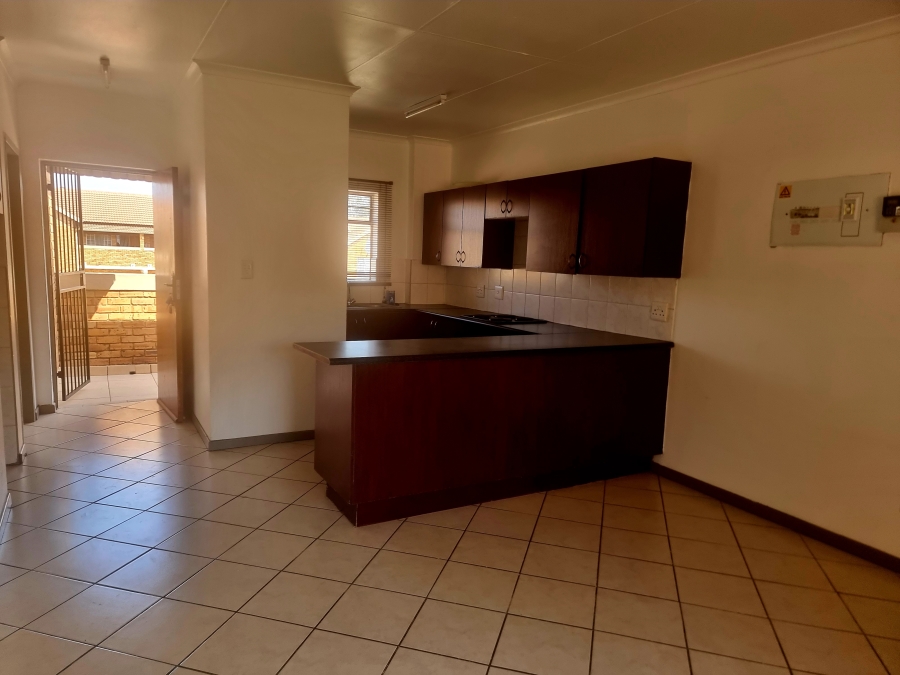 To Let 2 Bedroom Property for Rent in Honeydew Gauteng