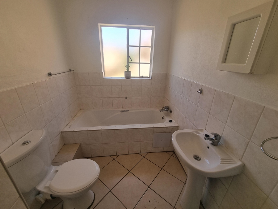 To Let 2 Bedroom Property for Rent in Honeydew Gauteng