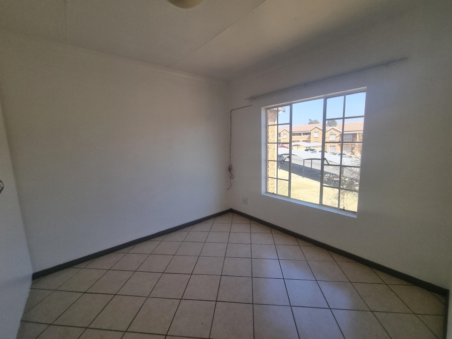 To Let 2 Bedroom Property for Rent in Honeydew Gauteng