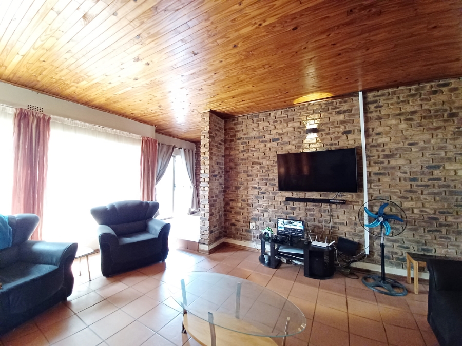 4 Bedroom Property for Sale in Vanderbijlpark Sw 2 Gauteng