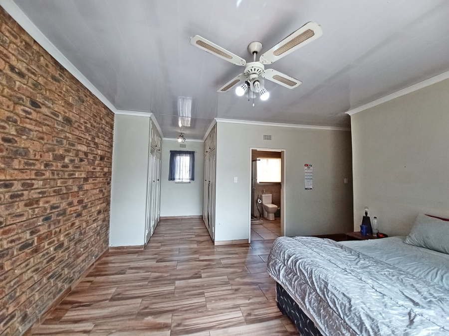 4 Bedroom Property for Sale in Vanderbijlpark Sw 2 Gauteng